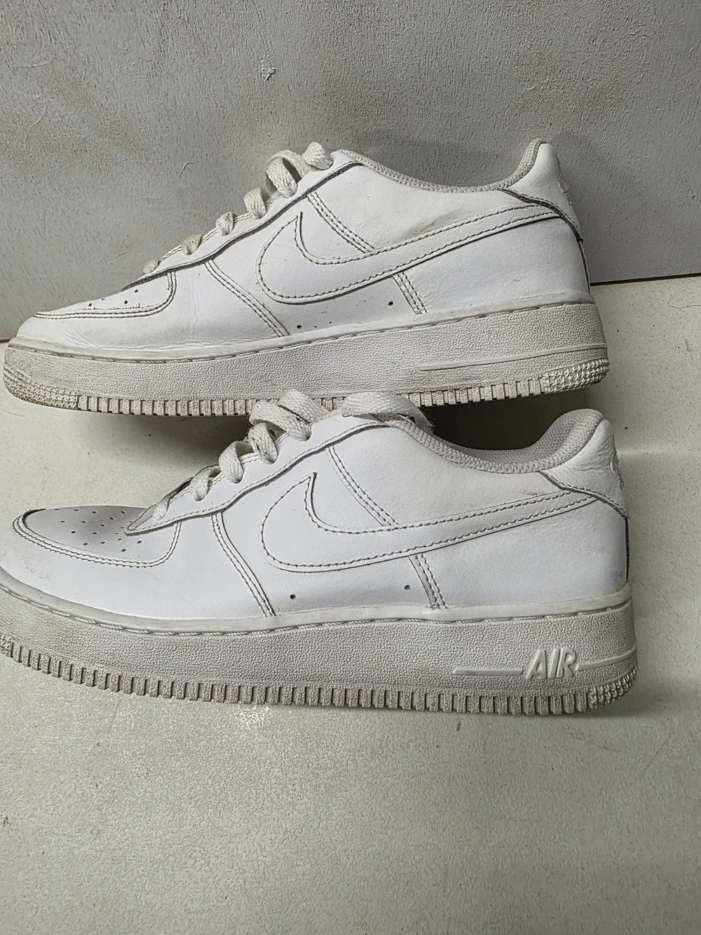 Nike Air Force 1 Low GS Triple White 314192-117 Size 7Y AF1 Sneakers Used
